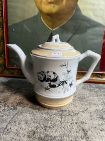 70，80年代，熊猫竹节壶一把