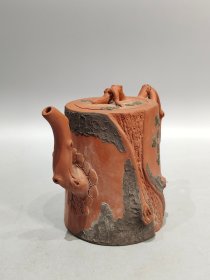 老珍藏，《楊鳯年製》底款，盖款［鳯年］，松桩老紫砂壶一把，包浆自然，保存完整，收藏的佳品。