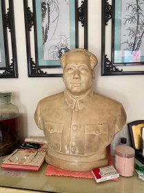 六七十年代毛主席石膏像。高70公分