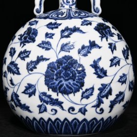 瓷器 明青花缠枝花卉纹扁瓶，高26.5厘米直径23厘米