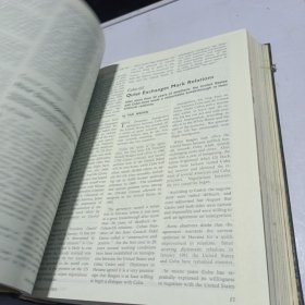 实物拍照这是《北京周报（Beijing Review）》1985年1 - 6月（第28卷，第1 - 25期）的合订本。《北京周报》是中国对外发行的英文新闻周刊，聚焦中国及国际的政治、经济、文化等领域资讯，该合订本承载了1985年上半年的相关新闻与评论内容，具有新闻类史料与参考价值。