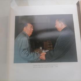 精品画册：毛泽东主席照片选集（英文版）1978年大6开精装带原盒品相很好