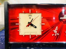 精品级 东方红 闹钟！机械 夜光 闹钟！稀有度极高的题材老闹钟！精品闹钟！收藏价值极高！品相一流！正常上弦走时！闹钟响灯光亮！正常使用！收藏精品！闹钟收藏天花板！