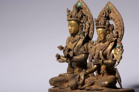 18世纪马拉王朝铜鎏金嵌宝双佛造像尺寸高19厘米长22厘米宽9.5厘米重1942克