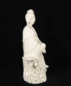 旧藏 明德化窑何朝宗款自在观音一尊 高46×24厘米