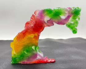 冰透多彩老翡翠雕龙摆件