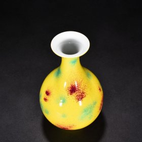 清雍正桃花洞釉玉壶春瓶 高21厘米 宽12.5厘米
