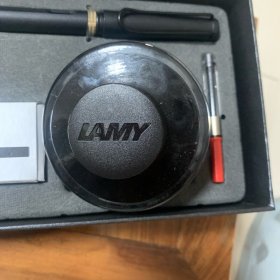 德国凌美LAMY钢笔 礼盒套装钢笔+笔囊一个+吸墨器+墨色墨水