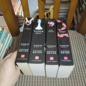 The Twilight Saga Collection 全4冊(cè)