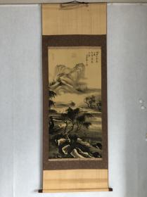 T43回流印刷品絹本綾裱【山水人物圖】款印自辯【郑佩文】畫芯54×110厘米，品相如圖完好，木质軸頭，装裱精良，品相完美，放心收藏！卖个装裱费！