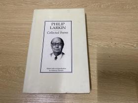 （私藏）Philip Larkin：Collected Poems   拉金诗全集，收全部已出版诗（北方船、较少受骗者、降灵节婚礼、高窗  等）和一些从未出版诗，精装。黄灿然：但是他却主导了二十世纪后半叶的英国诗坛，与主导上半叶的艾略特平分秋色。王佐良：拉金是二次世界大战以后涌现出来的优秀诗人。许多评论者认为，五十年代以来英国出了两个大诗人，一个是塔特·休斯，一个就是拉金。