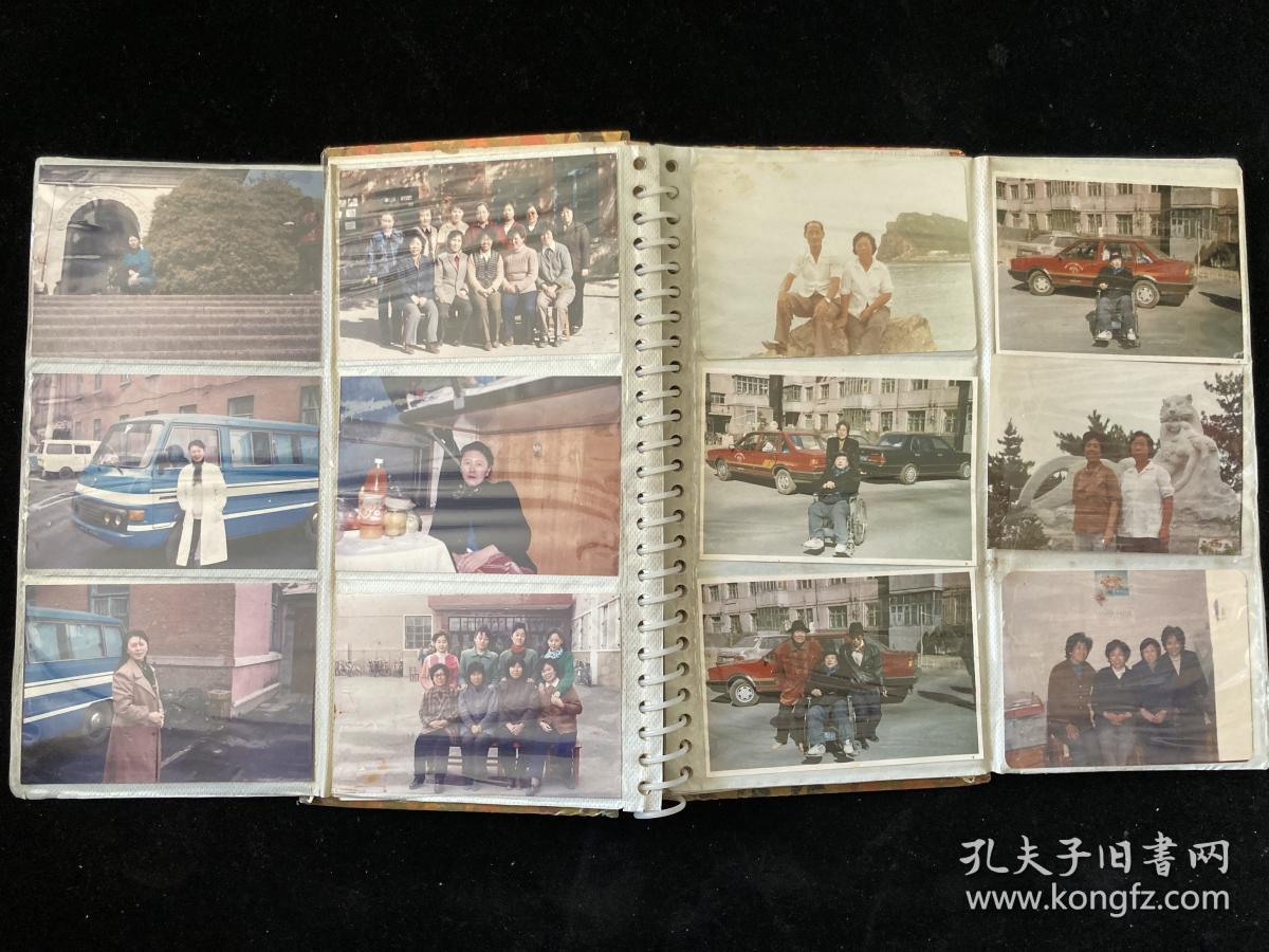 相册老照片 内含照片都“7l l张 打包出不单售 品相如图 现状出售  尺寸参见一元硬币 年代感十足 喜欢的朋友不要错过