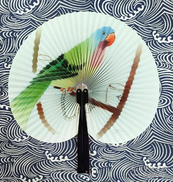 鹦鹉 童年记忆的一把扇 从日本渡海回  印刷 展宽幅约25.5Cm 扇高14Cm  。