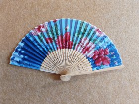 繁花 日本回流京扇棉扇 展幅约36.5Cm 高20Cm 竹扇骨 色彩丽，保管新 。