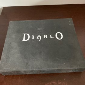 DIABLO黑暗破坏神2【盒装光盘6张，收藏画册1本，手册3本】