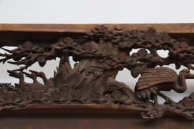 老花板，镂空雕刻《松鹤延年》，整块红豆杉木料镂空雕刻而成，正反面雕刻，雕刻精细，保存完好，长294厘米，宽32厘米，厚度10厘米