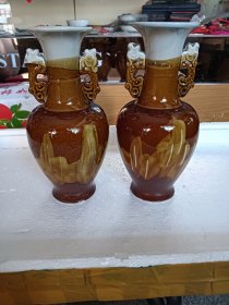 七八十年代酱釉老花瓶。全品