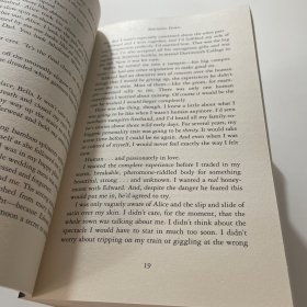 Twilight + new moon + eclipse + breaking dawn英文原版:暮光之城(全四册)