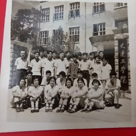 老照片 50年代 大连工学院 8张合售 大连工学院门口合影 长辫子美女等