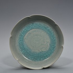 宋汝窑天青釉冰裂纹刻龙纹葵口洗 5*20厘米 600