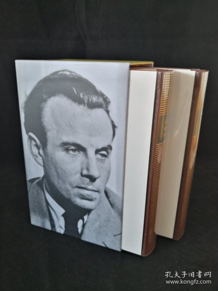 法语/法文原版 LOUIS-FERDINAND CÉLINE 路易-费迪南·塞利纳 Romans. 1932-1947 小说集（1932-1947年） 第一第二卷两卷合售 精美大函套 2023年新版 补充了2022年最新发现的手稿 LA PLEIADE 七星文库 小牛皮封皮 23K金书名烫金 36克圣经纸可以保存几百年不泛黄 版本独一无二