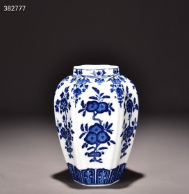 旧藏大清乾隆青花折枝瓜果花卉纹罐！