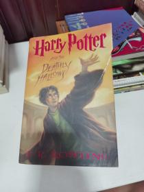 Harry Potter and the Deathly Hallows 精装厚册