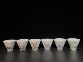 雍正古月轩十二花鸟品茗杯，器型少见、釉色纯正、纯手工胎，器形优美，造型周正挺拔，品相完整！