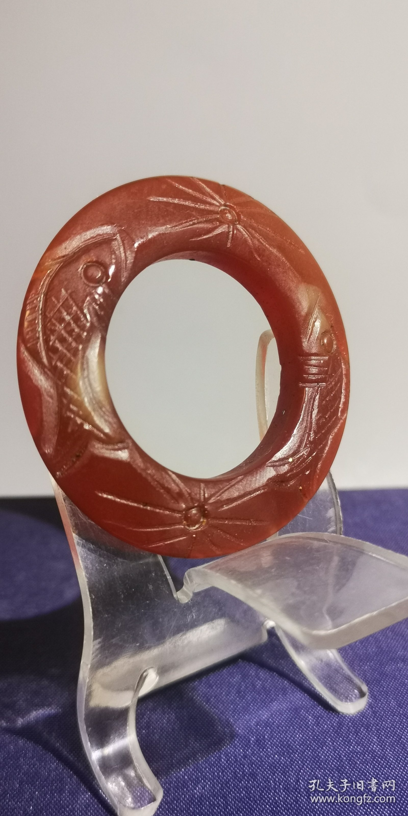 红玛瑙老玉环，包浆沁色入骨，风化明显，皮壳厚重，实物漂亮