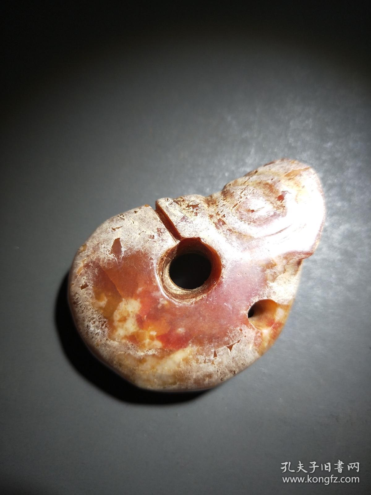 红山玉猪龙一个