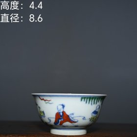 大明成化年制纯手绘人物故事斗彩茶碗。
