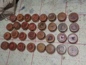 罕见漂亮的清代手工雕刻老象棋袖珍小象棋，精致典雅全套完好