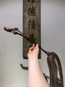 清代早期巧雕随形佛尘！鹿形代表着福禄之意！非常少见漂亮！档次高！品相好！保老保真！！自己最喜爱的一件藏品！价高慎询！