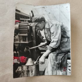 60年代黑白照片 机械工人【24】