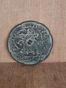 古董  古玩收藏  铜器  风水铜镜  尺寸长宽:11/11厘米，重量:0.4斤