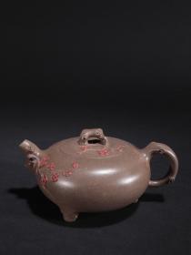 旧藏 朱可心款段泥梅花纹三足茶壶规格：高8.5cm宽16cm