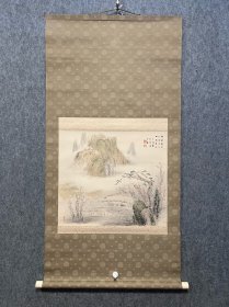 古筆山水图【白仓二峰】 1896 - 1974（明治二十九~昭和四十九）79 岁-名欣郎（一作欣一郎），字二峰,通称嘉入：新潟县生 人。师承田近竹邨、小室翠云。曾任新文部省美术展审 查员，并取得日本美术展依嘱多次°作品多次参加官 展、日本美术展与南画展。