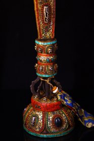 藏器回流天铁纯手工打造，錾刻镶嵌天珠，贝壳老，高59，宽31，重约2830克…………