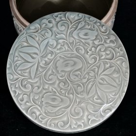 晋唐古越窑秘色青瓷刻花缠枝莲鹅鹅鹅捧盒 高10径20厘米2