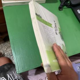 十里春风入酒觞