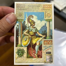 一周七日保护神•神话人物Liebig广告卡贸易卡李比希vintage欧洲古董卡片1905重制版复古手帐素材商业卡 一周七日保护神 神话人物 该系列由六幅早期装饰艺术风格，描绘了象征性的人物：星期一的月亮神、星期二的火星、星期三和星期四的水星和雷神、星期五的芙蕾雅、星期六的土星和星期日的阿波罗。 * 1978年 Reprint 重印 意大利 * 一套六枚完整，不拆 * 尺寸：约11 x 7cm