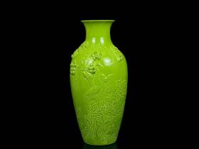 《精品放漏》乾隆苹果绿赏瓶——清代瓷器收藏