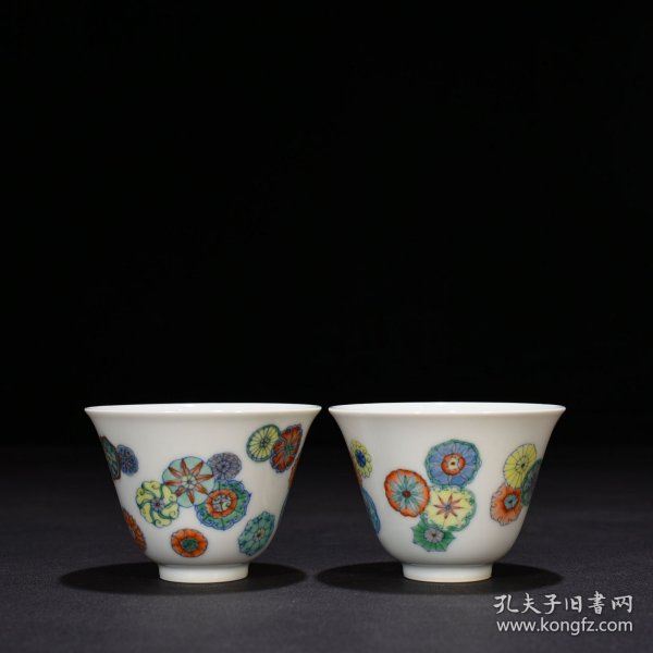 旧藏 清雍正斗彩皮球花纹杯 5*7.5厘米