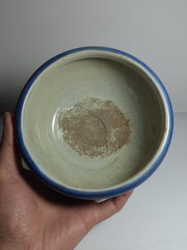 清代霁蓝香炉，底窑裂