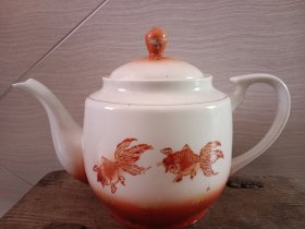 手绘金鱼喷红茶壶 老茶壶