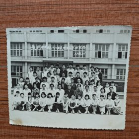 南充县龙门中学八七级四班毕业留影