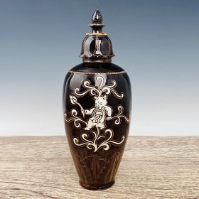 定瓷童子纹花瓶，高34厘米，直径14厘米
