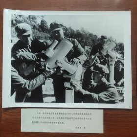 超大尺寸：1980年2月16日云贵地区发生日全食，云南德宏州驻军协助北京天文台安装望远镜