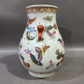 清乾隆粉彩蝴蝶象耳尊