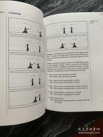 《居合道距离感练习手册》全新英文原版。全书103页，几百幅居合剑道格斗图。此书不退，不换，不议价，所见就是所得